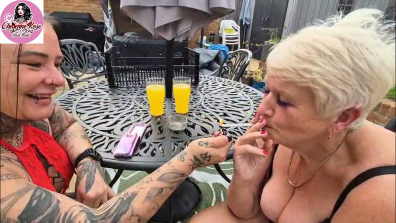 Cheyenne Rose 80: Joolz ile sigara içiyor