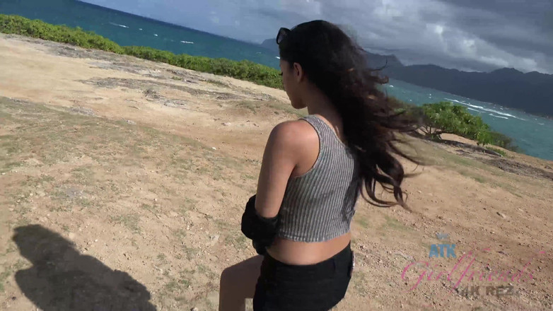 ATK Fans (Girlfriends): Wirtualne wakacje Oahu z Sophią Leone 1/2