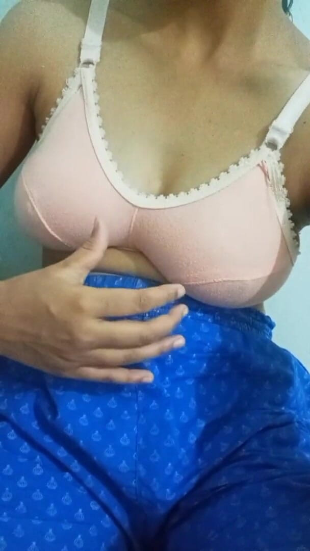 Shruti: Ragazza che si eccita