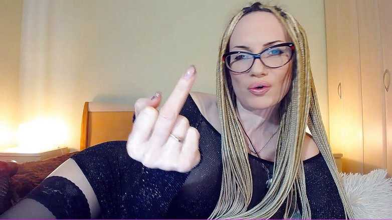 BadAssBitch: Humiliation d'un loser vierge