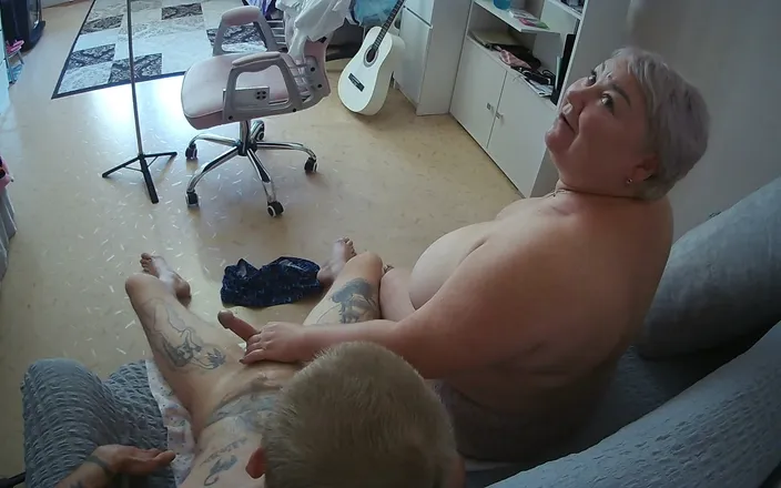 Zona901: Mother-in-law Enjoys Milking Cock