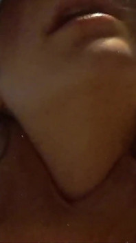 Rider min man i POV tills jag cum sedan avsugning tills han cums i min mun