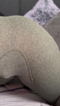 Chica musulmana traviesa revela su nuevo juguete sexual