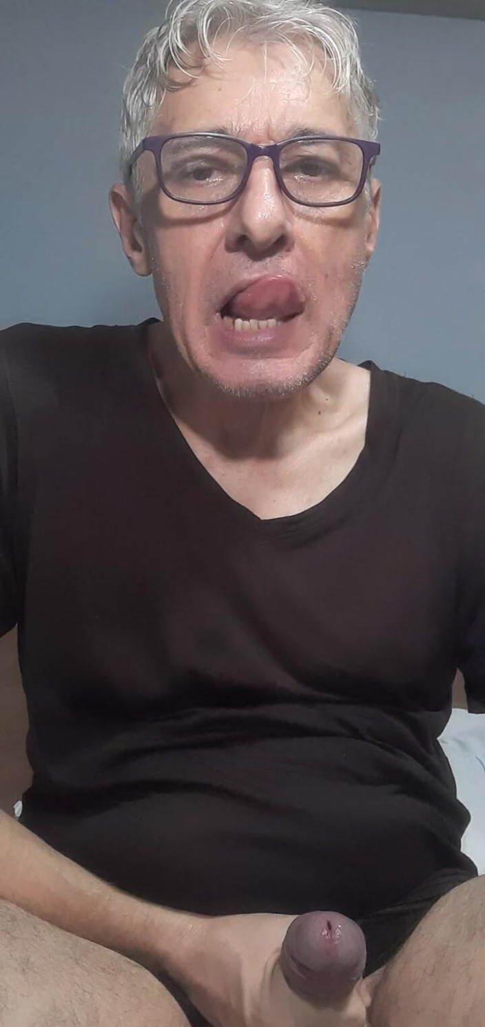 Big uncut hard cock: Masturbazione di un grande cazzo mostruoso