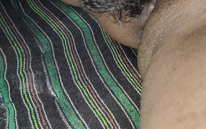 Renu di: Nyepong kontol ganas dan ngentot memek gadis india