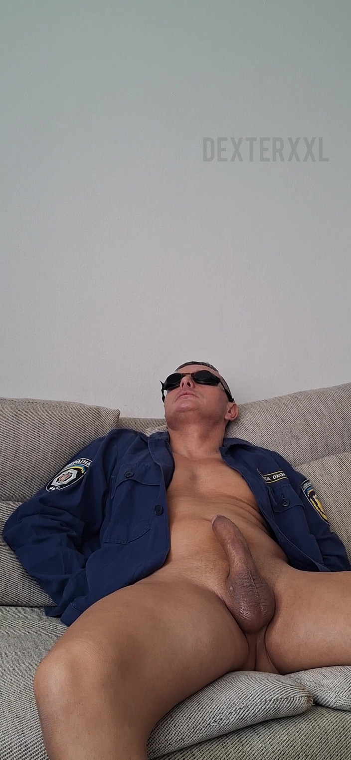 Dexterxxlfun: Albert blir förförd. Sugande avsugning.