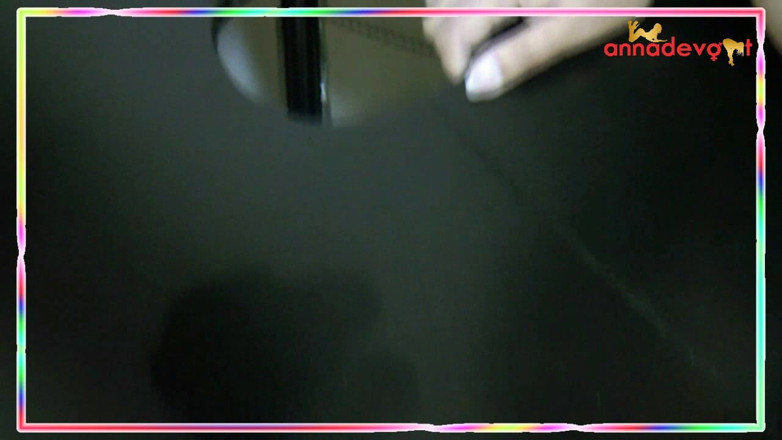 Anna Devot: Cewek sange ini lagi asik mainin kakinya sambil lebar-lebar sambil...