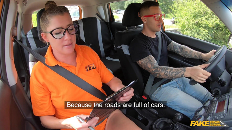 Fake Driving School: Drsný sex pro sexy nového instruktora