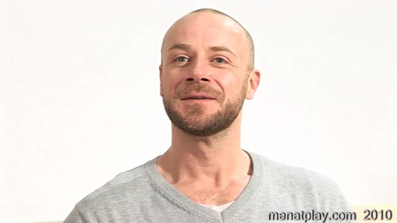 MenAtPlay: การแคสต์ของ Nathan Price