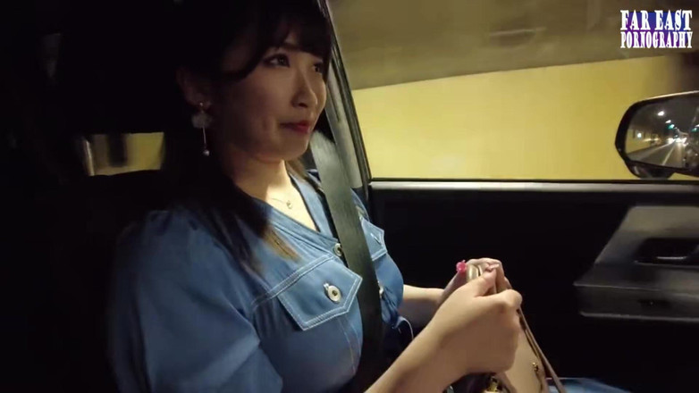 Far East pornography: Potěšení s dvojitou pusou na pomalé teplé procházce, která si...