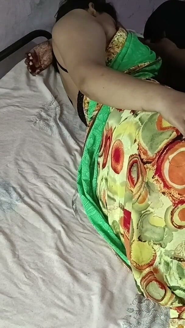yourkavita95: Desi Indian Brother-in-law Fed His Sister-in-law a Banana, Had Sex...