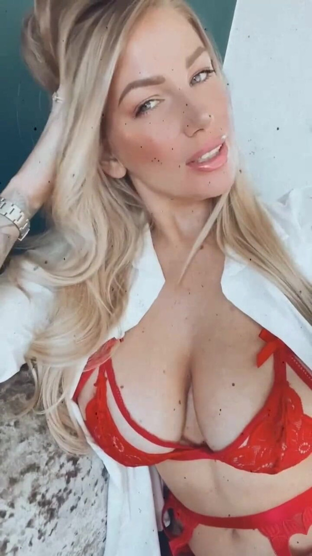Happy Valentines Day (Danielle Maye)