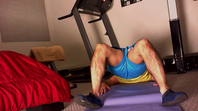 Close Encounter Films: Webcam leg stretches