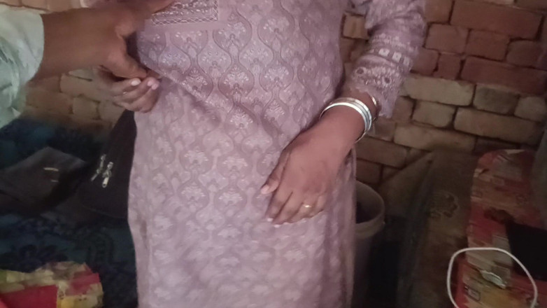 Bhabhi UP: Я очень развлекаюсь, называя мою мачеху