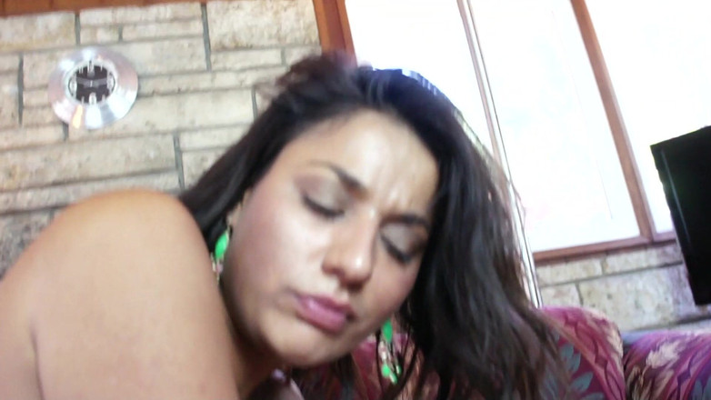 Very hot hardcore: Nádherná brunetka po snídani opravdu tvrdě šuká