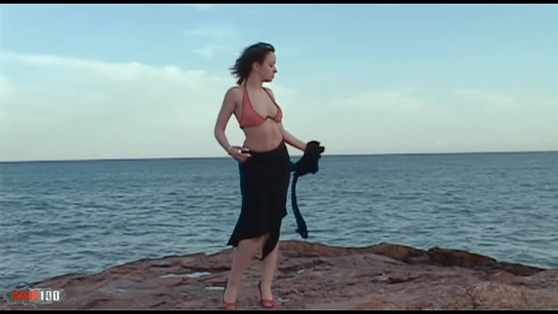 MMM100 Solo: Krystal Wallas: sundar khoobsoorat m tis Krystal chattanon men hot...
