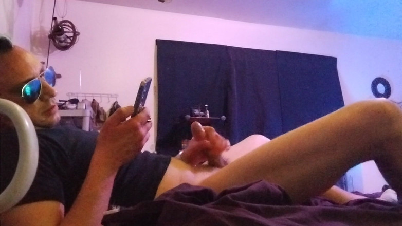 RoyToyBoi: L'amico con un grande cazzo spompina un carico