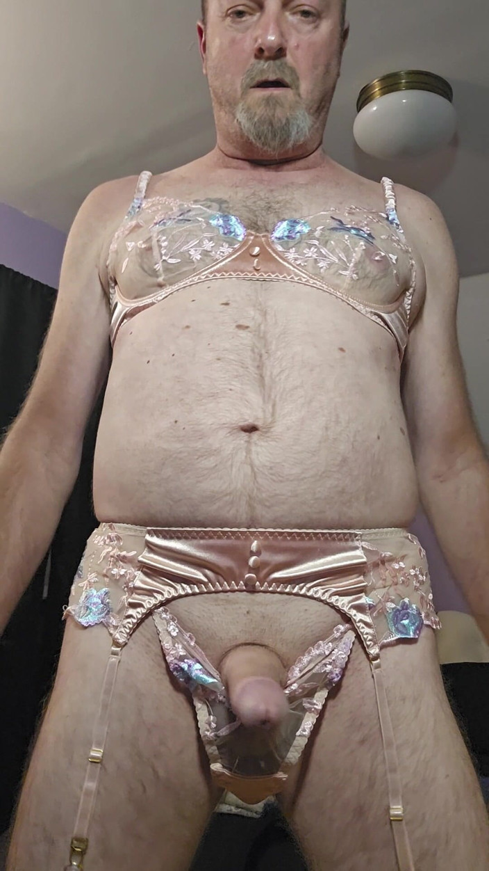 Fantasies in Lingerie: Il mio reggiseno colorato di seta e pizzo pesca