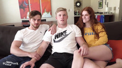 Bi Guys Fuck: Dustin Hazel Rips Deschide Boxerii preferați ai lui Troy Daniel
