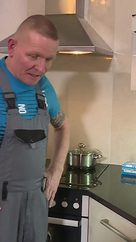 Teen dai capelli rossi