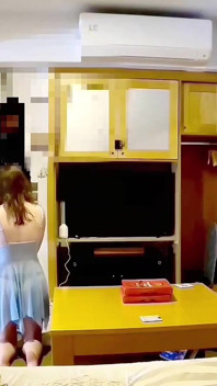 Hot Babe Gets Fucked by Pizza Boy to Pay the Bill