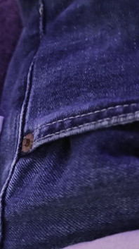 Éjaculation dans le jean Levis 501