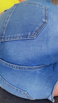 Jeans Farts at Max Power