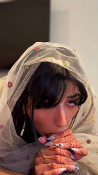 La moglie musulmana tradisce suo marito durante l'eid