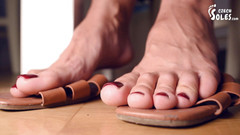 Czech Soles - foot fetish content: Sandali indossati, piedi nudi e scarpa penzoloni poV