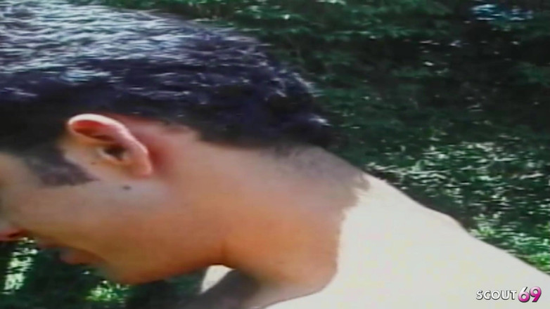 Shemale TS Collection: Блондинка сексуальний транссексуал спокушена на відкритому повітрі у відпустці і трахається в анал