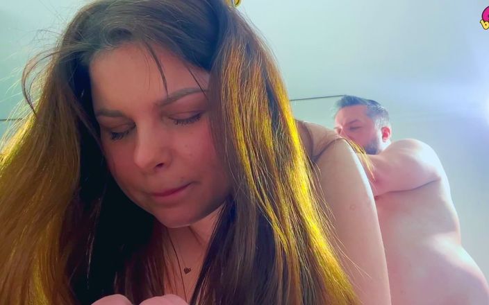 beauty_and_the_other_one: Caliente esposa amateur comiendo culo dedeándose orgasmos