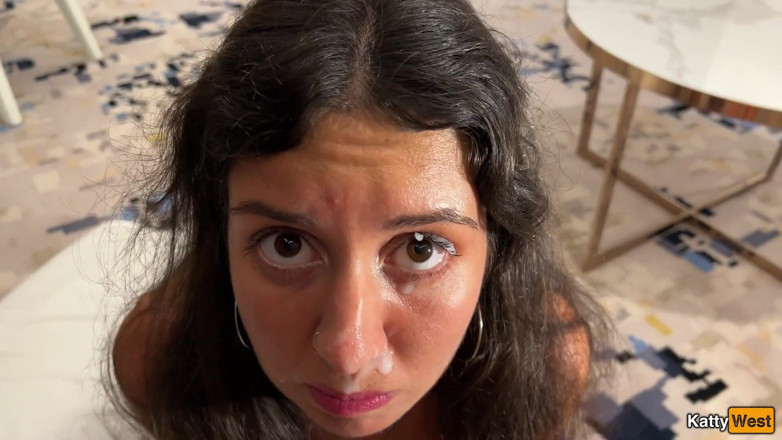 Katty West: เย็ดตูดสาวใช้หน้าไม่อายที่ทำให้ห้องฉันรก