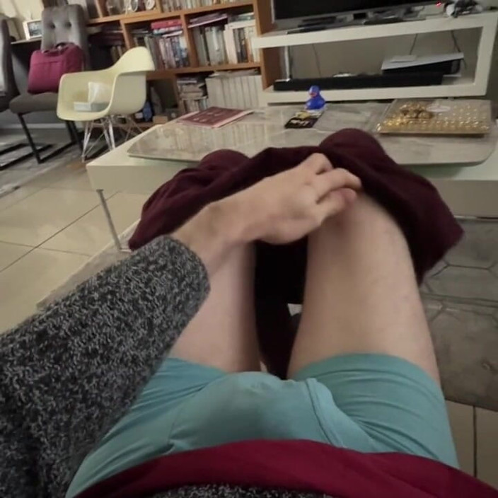 Longlegs: Mostrando mis piernas
