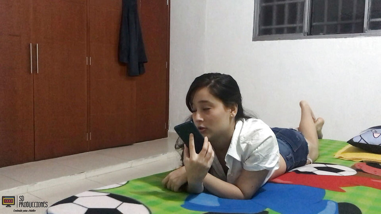 Emma vict: Najpiękniejszy i seksowny sąsiad ssie mojego kutasa bardzo dobrze, aż...