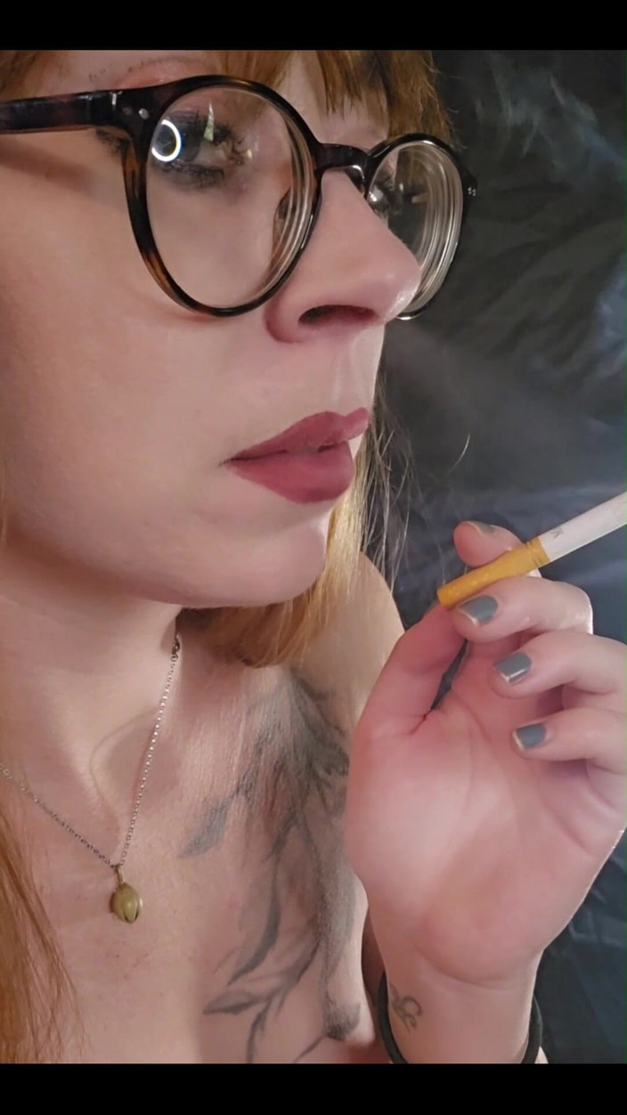 MistressThrope: Side view smoking