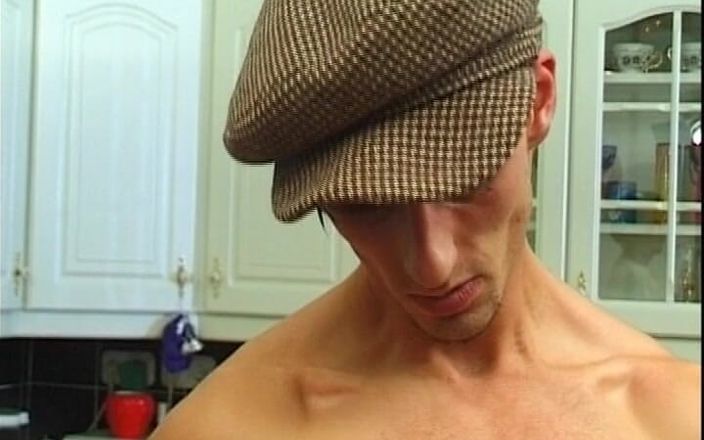 Deutsche Madchen: Prsaté německé děvky si užívají hardcore skupinový sex