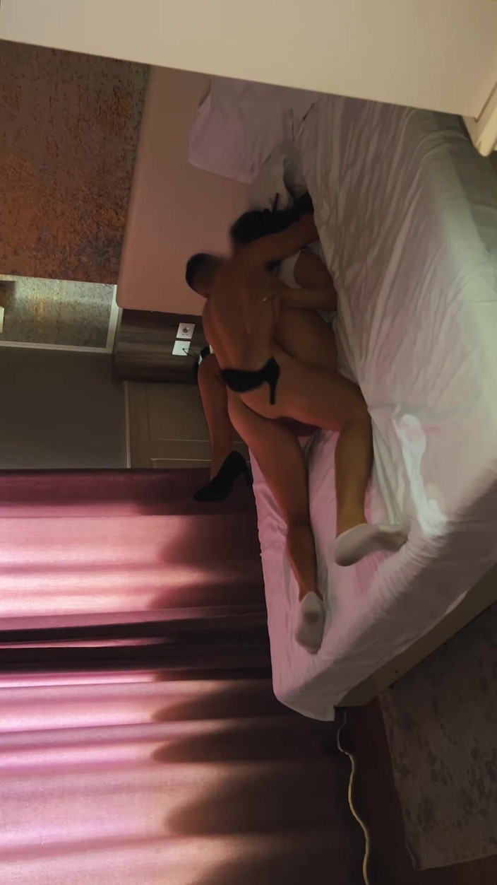 Couple Of Pleasure: MILF mit high heels für schnellen sex