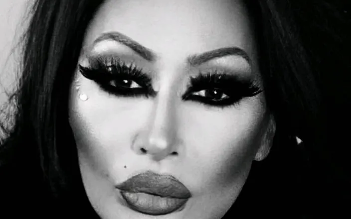 Dominatrix Redsonyja: Just Make up on Next Photo. Just Hug on Last...