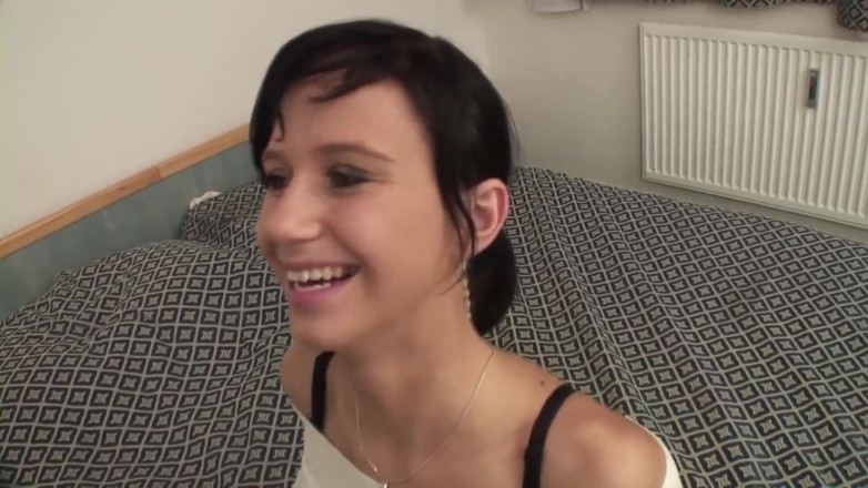 German amateur - 100% German hardcore videos: Adorabilă brunetă matură sexy este futută