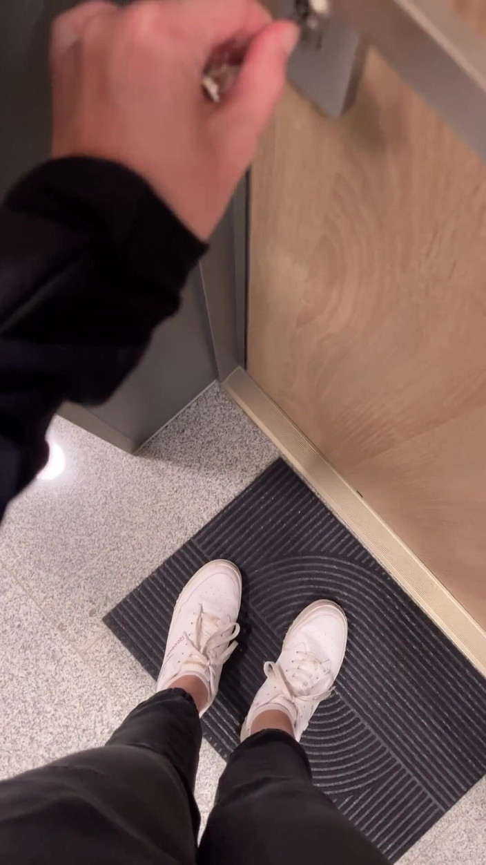 Feet: Ходьба В Спортивной Обуви