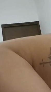 墨西哥人来到美国，乱搞她的女朋友在那里生活了很多年，感谢他，她没有留下来
