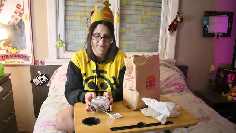 Bunny Looner: WICHsanleitung, wichst mich beim burger essen - bunny Looner