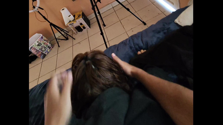 Moo DBOXXX: Gym Mature chce zostawić męża i zostać ze mną, ale...