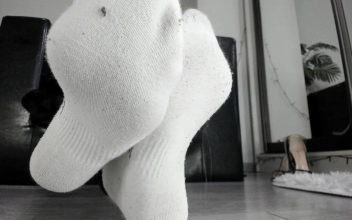 Feet lady: 肮脏的袜子