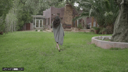 HotwifeXXX: Kylie Rocket kocasına harika bir sabah görünümü veriyor