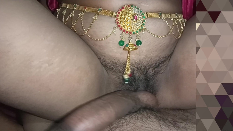 Sexy jaan: Radha Bhabhi bere vodu Z penisu nevlastního bratra tchýně, Desi...