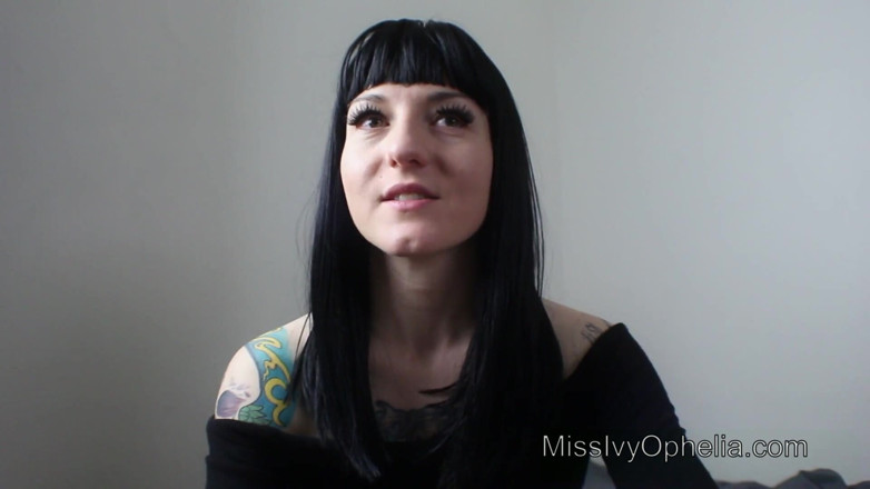 Miss Ivy Ophelia: Tasmalı küçük yarak - sph değerlendirmesi