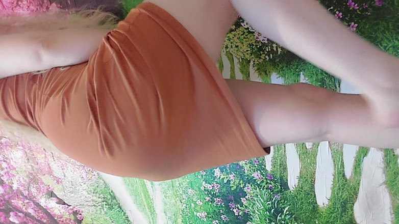 Nicolette69w: वह सिर्फ हस्तमैथुन करना चाहती थी जबकि वह घर की सफाई कर रही थी