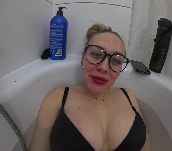 Queen_of_BDSM: 발의 여신이 욕조에서 지시를 내린다!