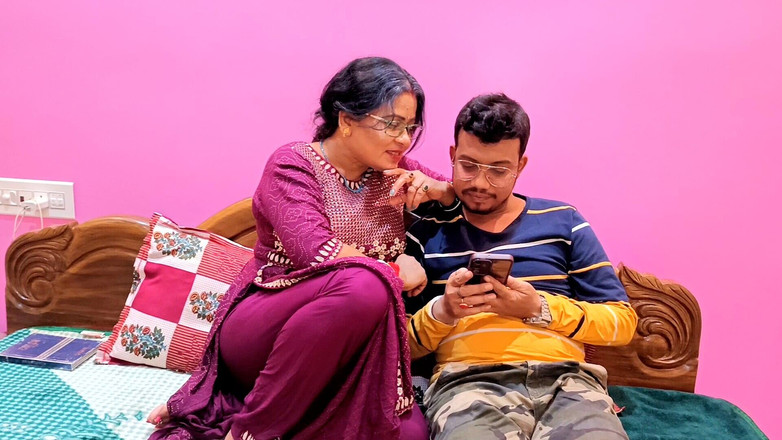 MrsEntertainer: De bejaarde lerares Ko Sara Hua poesje neuken Karte Hain...